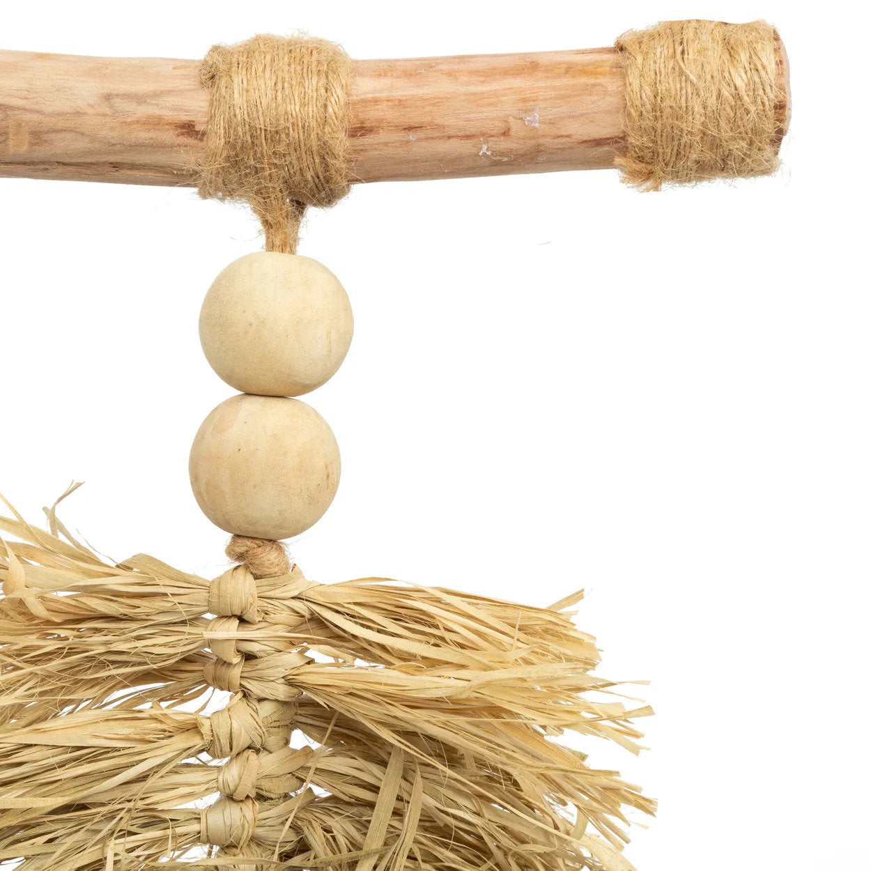 La décoration suspendue triangle en raphia