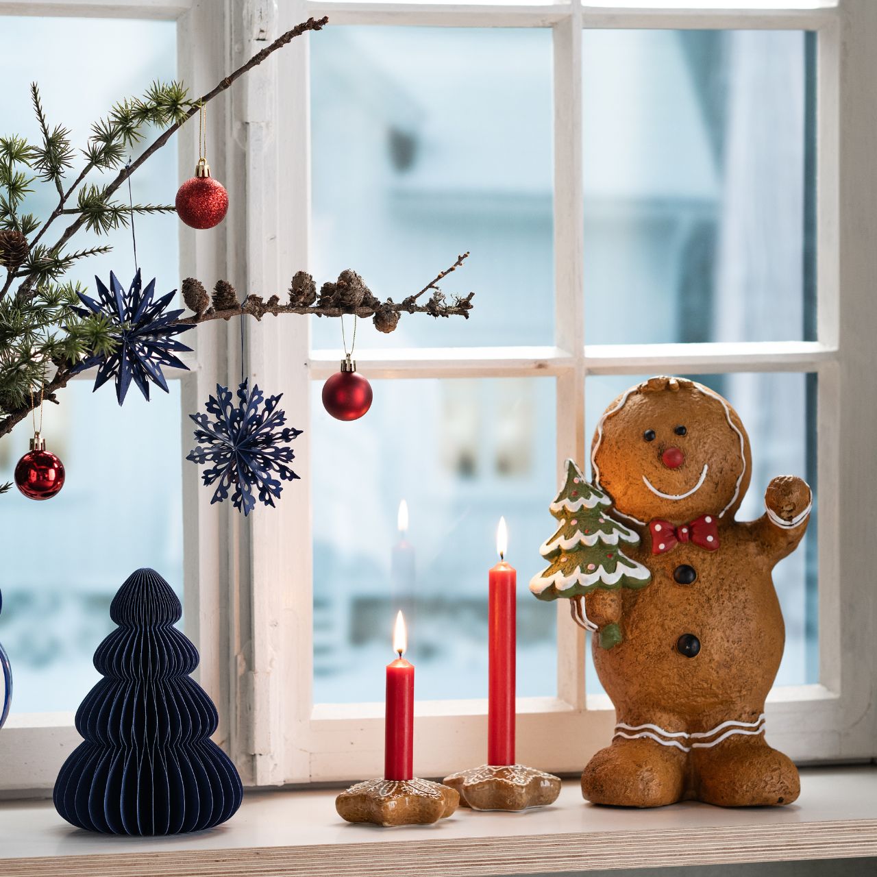 Figurine en pain d’épice avec sapin – 22 cm