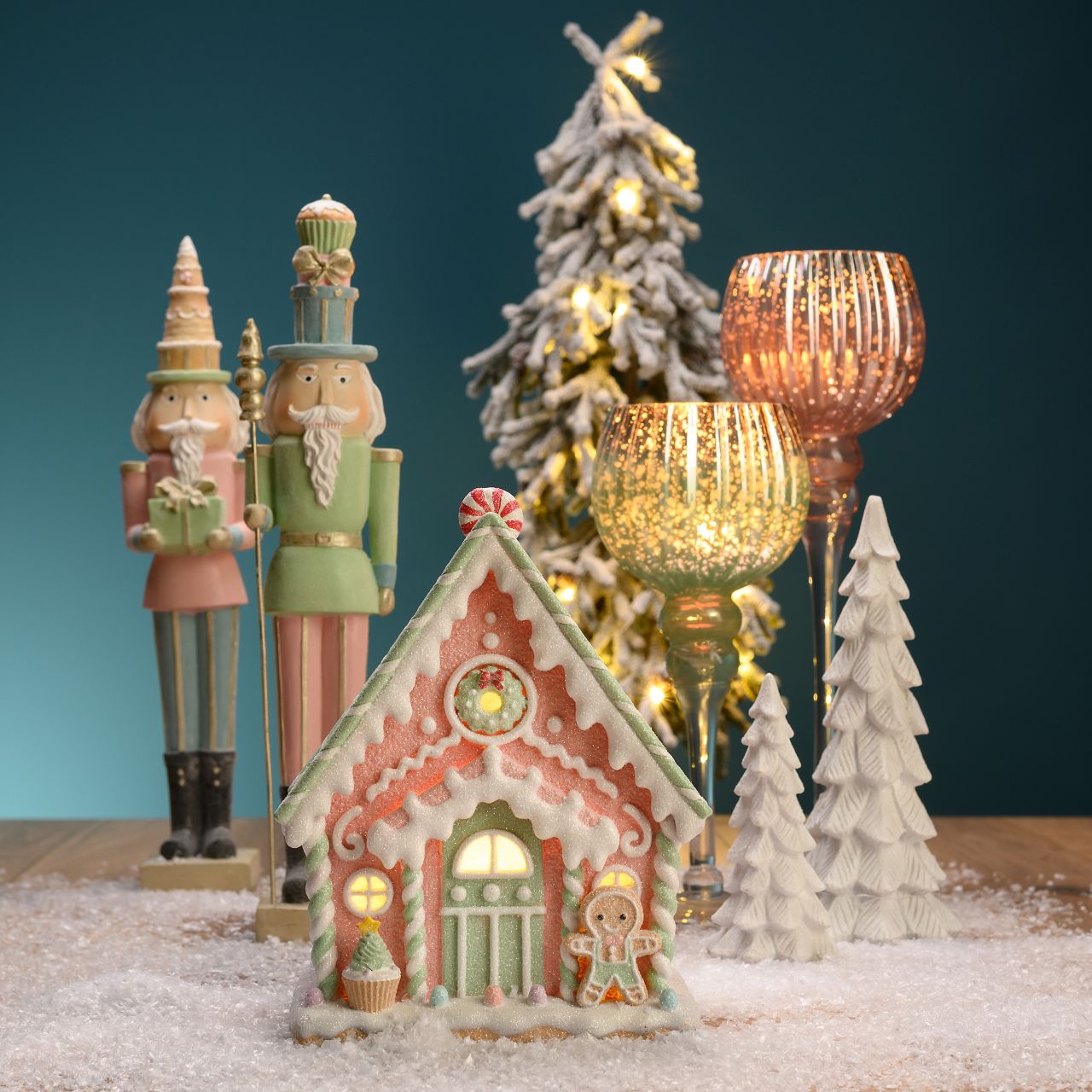 Maison en pain d’épices LED en polyresine, multicolore – 19 × 24 × 15 cm