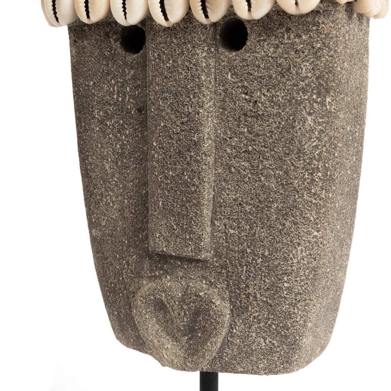 La statue Sumba #32 sur pied