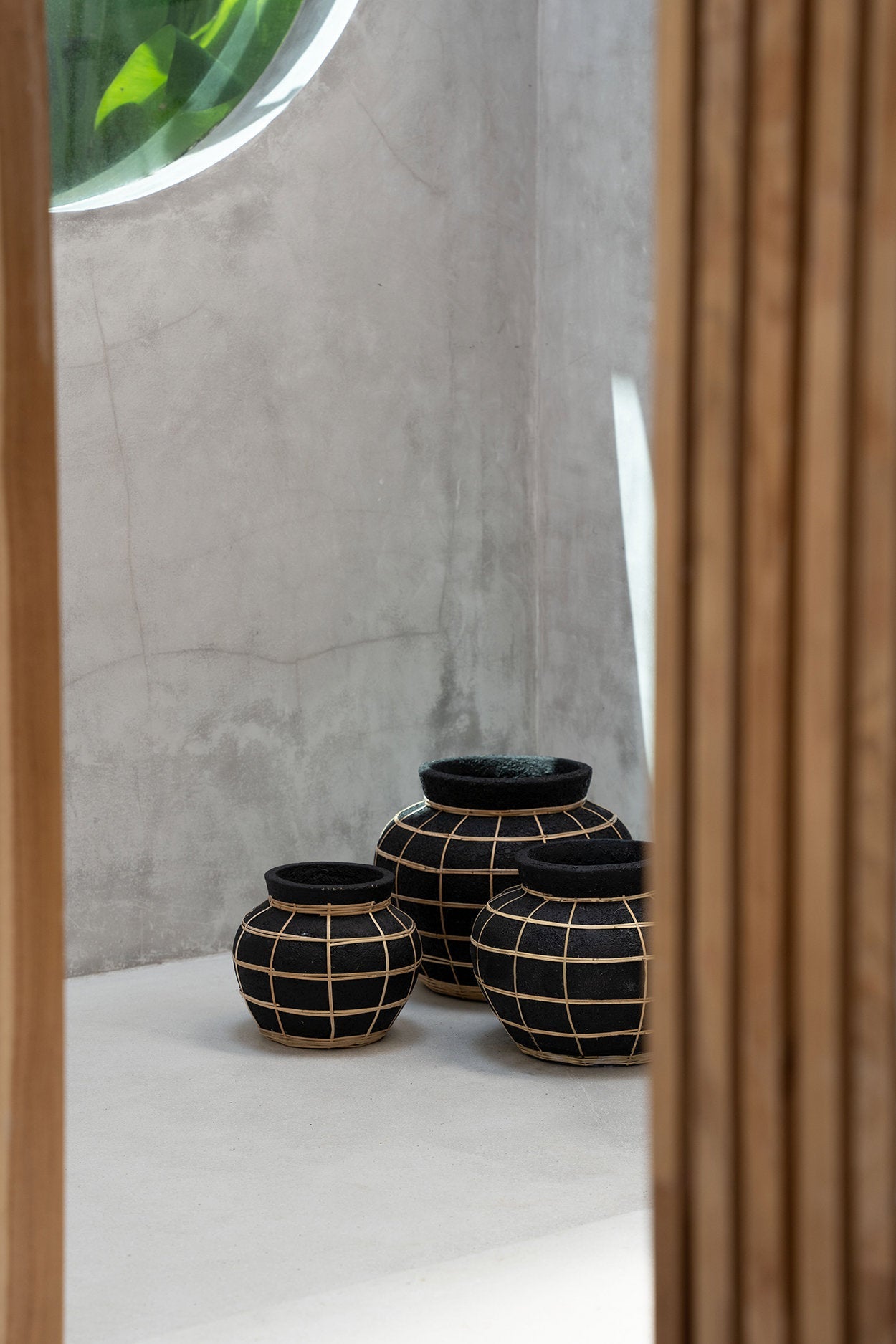 Vase Belly noir naturel en terre cuite – L