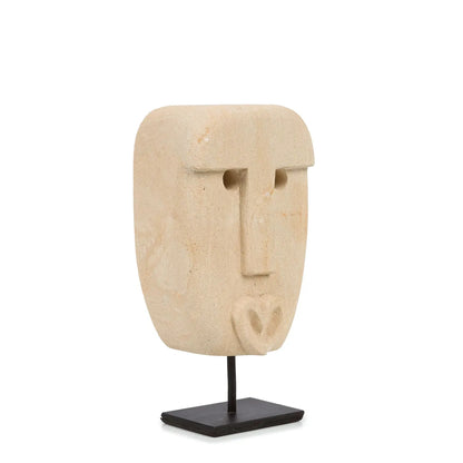 La statue Sumba #19 sur pied