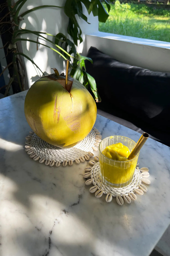 Le Sous-Verre en coquillages en jonc de mer - Blanc